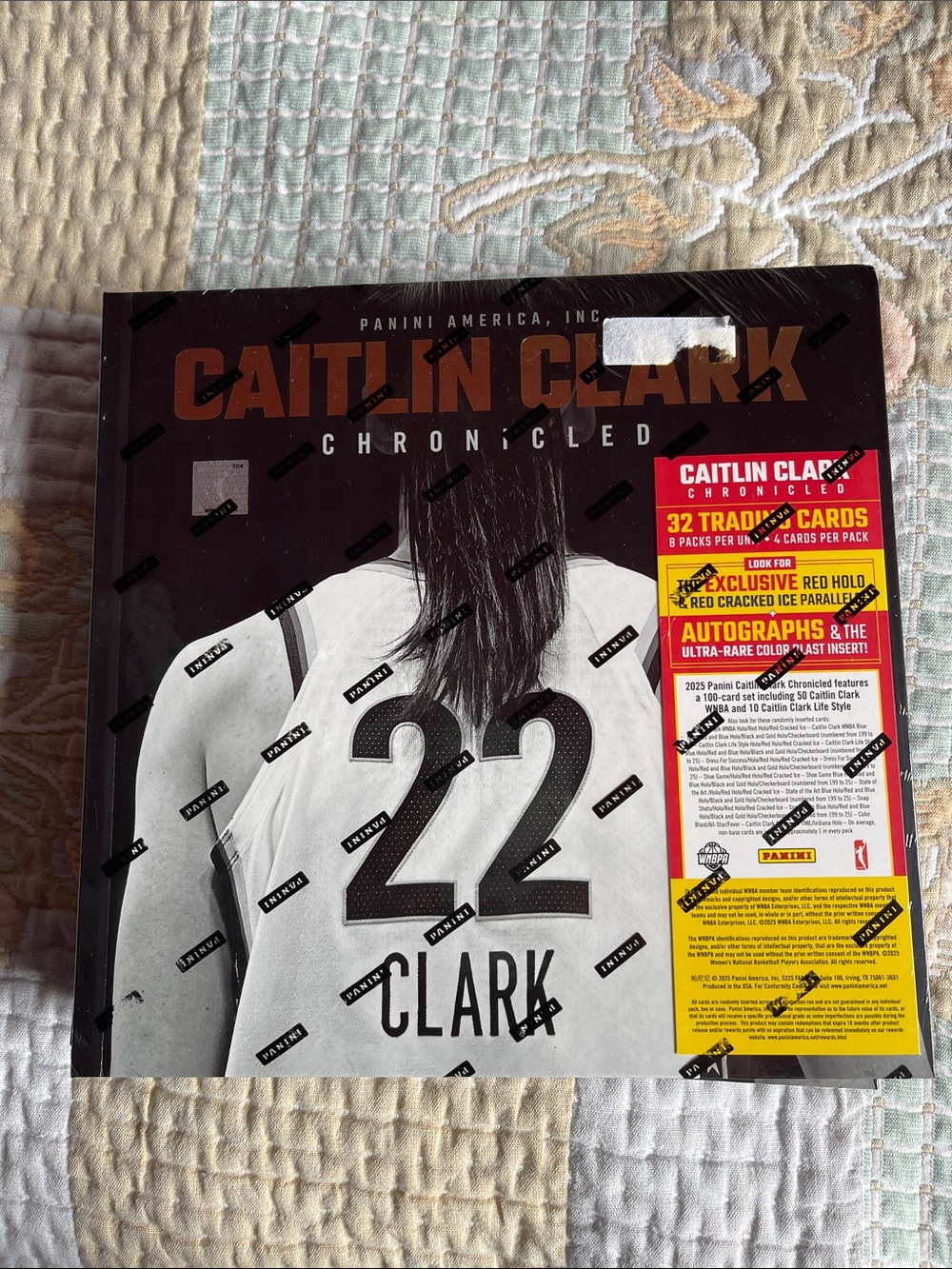 2025 CAITLIN CLARK CHRONICLED BOOK/ 32 CARDS FACTORY SEALED